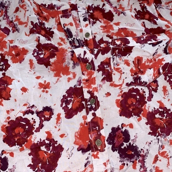 Lucky Brand floral top size medium - Picture 7 of 7